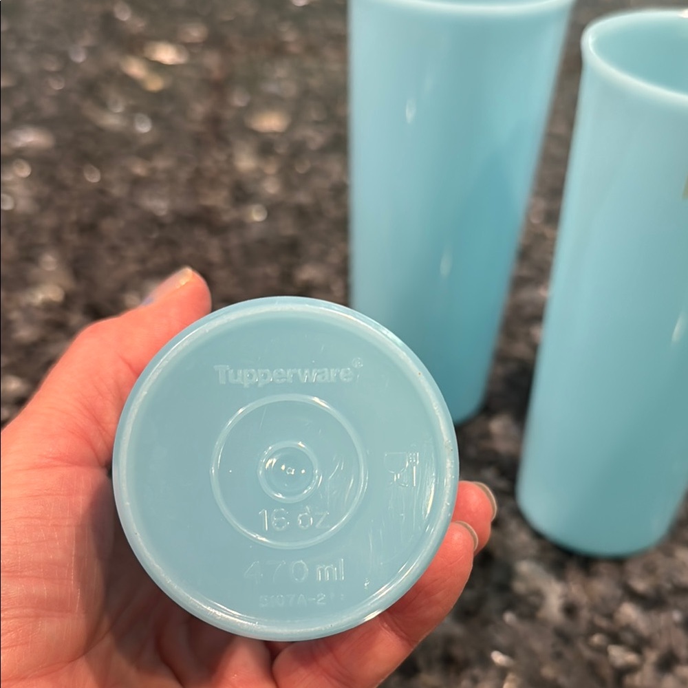 Tupperware 16oz Tupperware Set - Picture 4 of 4